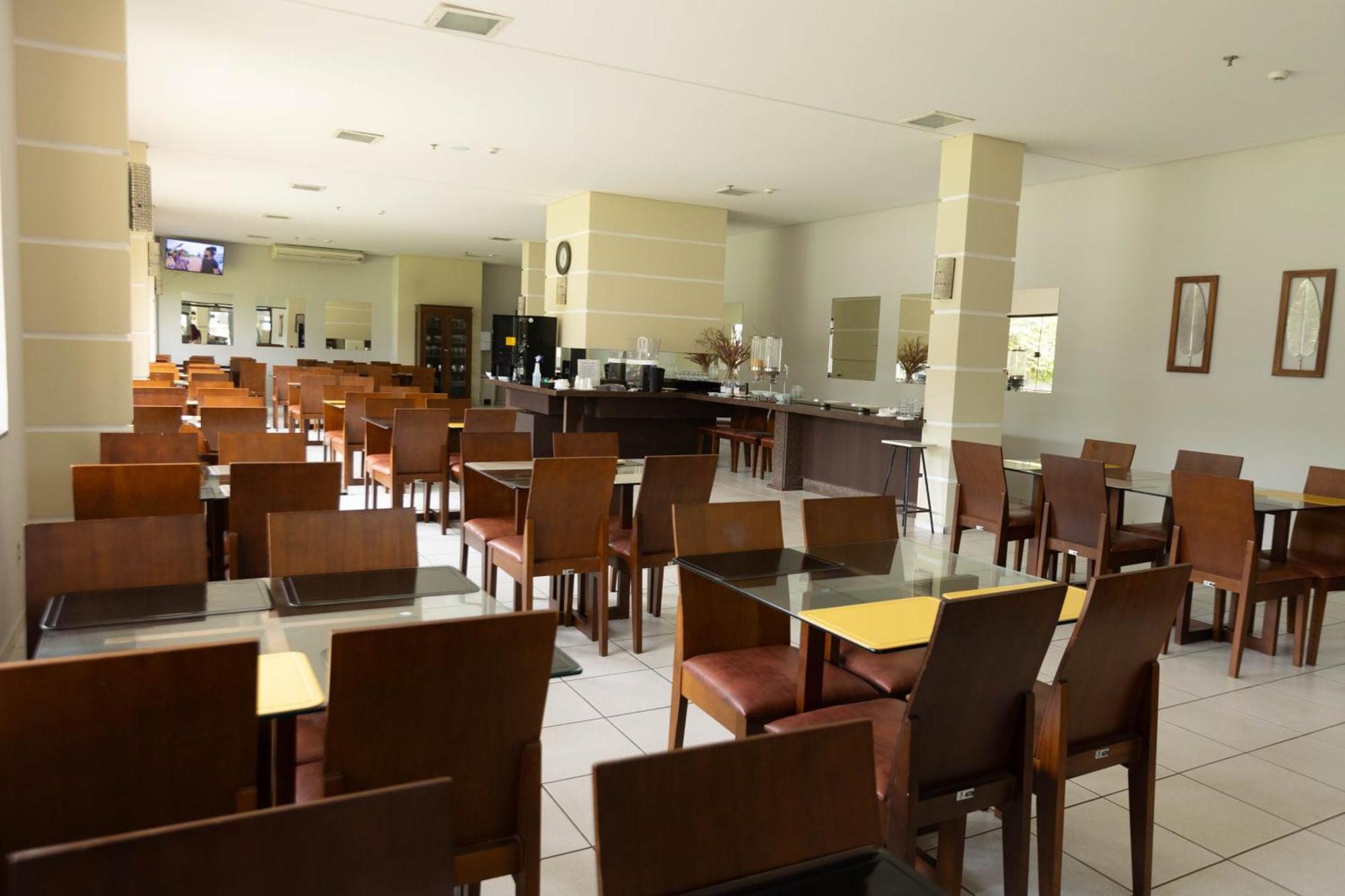 Hits Pantanal Hotel Aeroporto Várzea Grande Exteriör bild